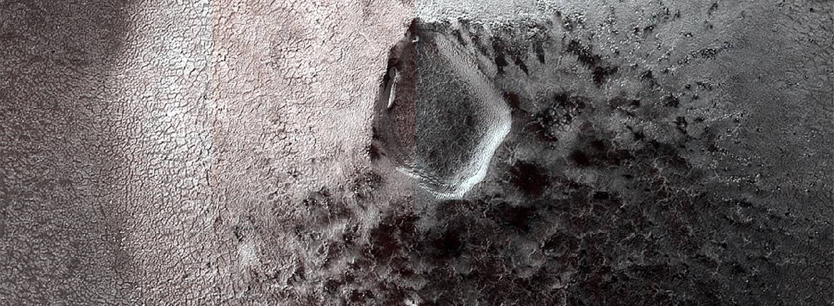 NASA's Mars Reconnaissance Orbiter Captures 'Spider' Shapes on the Red Planet